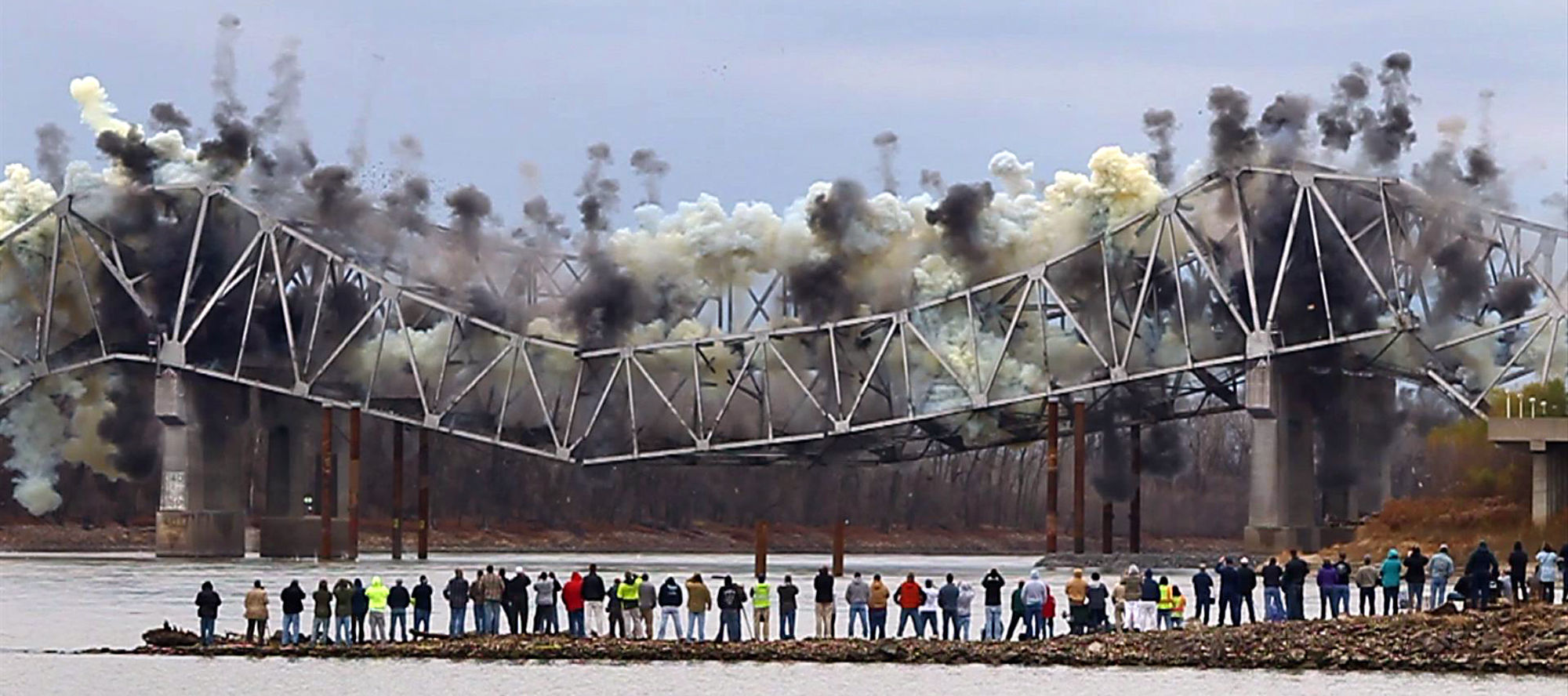 2012: Blanchette Bridge
